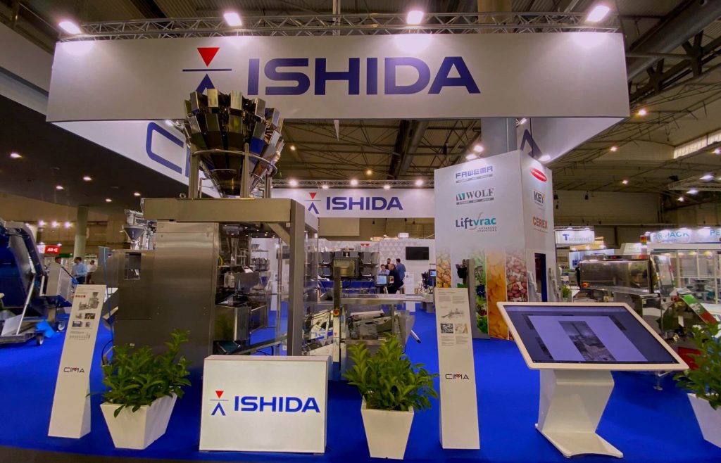 Producción de mobiliario de madera para Stands